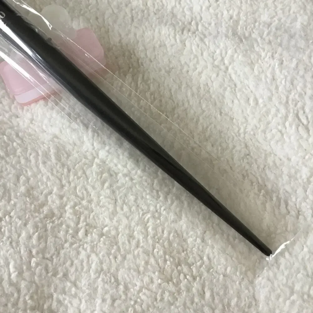 Kat Von D brand kat